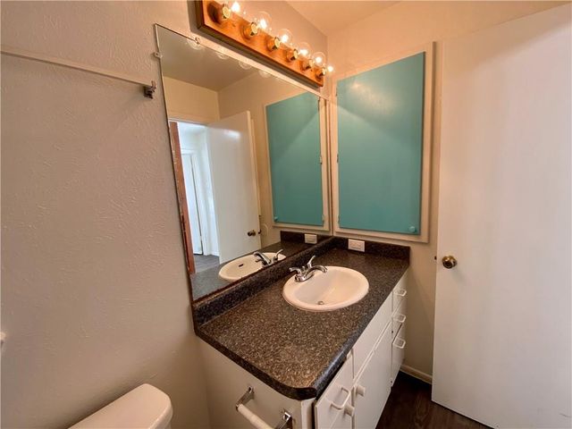 407 E 30th ST B, Austin, TX 78705