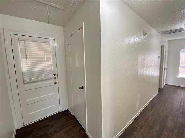 407 E 30th ST B, Austin, TX 78705