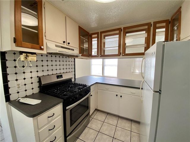 407 E 30th ST B, Austin, TX 78705