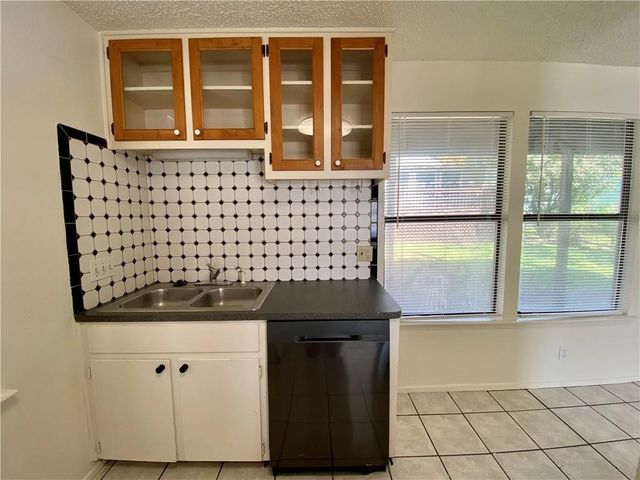 407 E 30th ST B, Austin, TX 78705