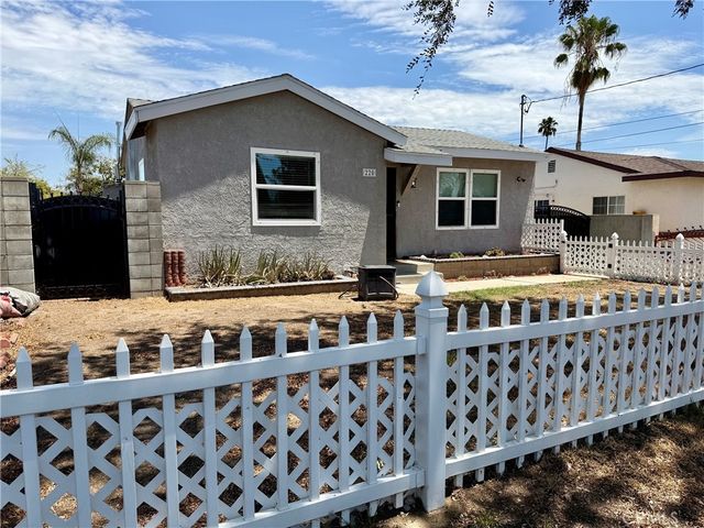 220 N Orange Avenue, Azusa, CA 91702