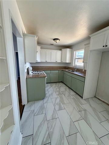 220 N Orange Avenue, Azusa, CA 91702