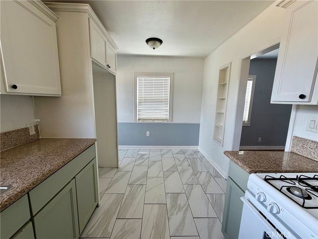 220 N Orange Avenue, Azusa, CA 91702