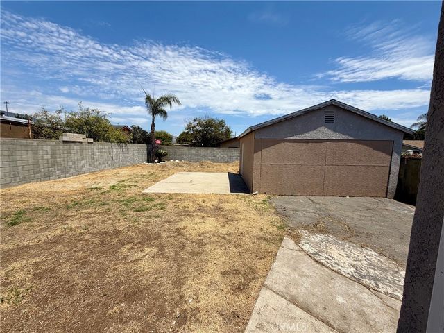 220 N Orange Avenue, Azusa, CA 91702
