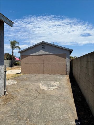 220 N Orange Avenue, Azusa, CA 91702