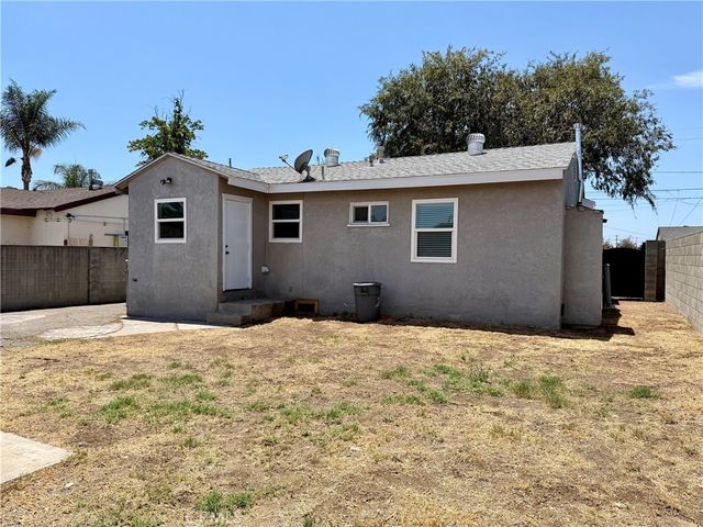 220 N Orange Avenue, Azusa, CA 91702
