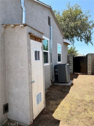 220 N Orange Avenue, Azusa, CA 91702