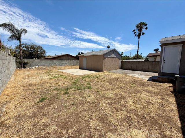 220 N Orange Avenue, Azusa, CA 91702