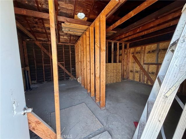 220 N Orange Avenue, Azusa, CA 91702