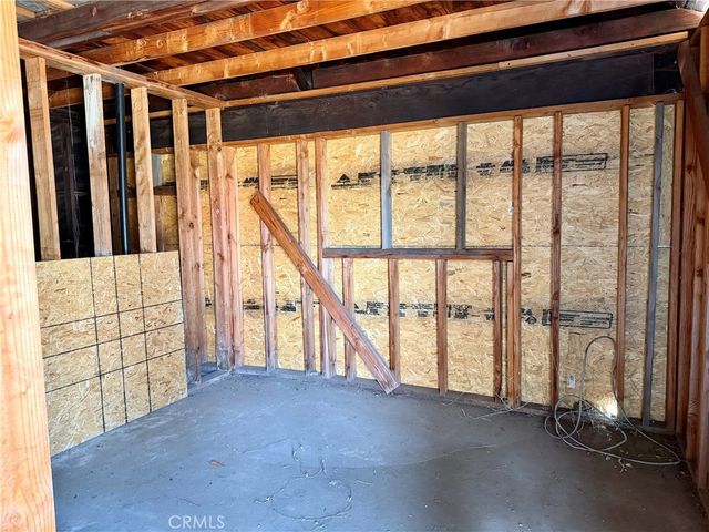 220 N Orange Avenue, Azusa, CA 91702