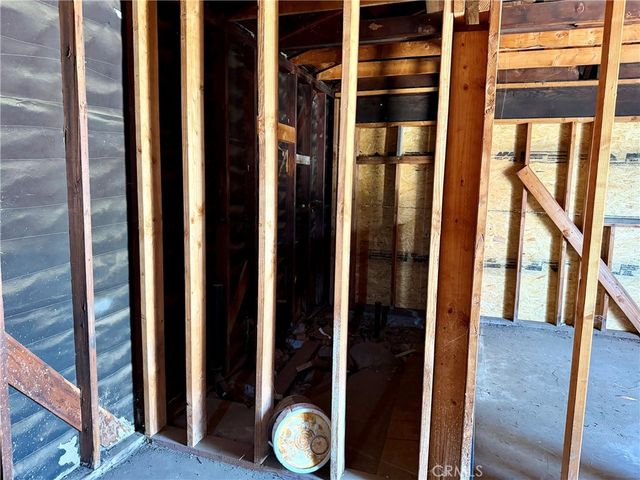 220 N Orange Avenue, Azusa, CA 91702