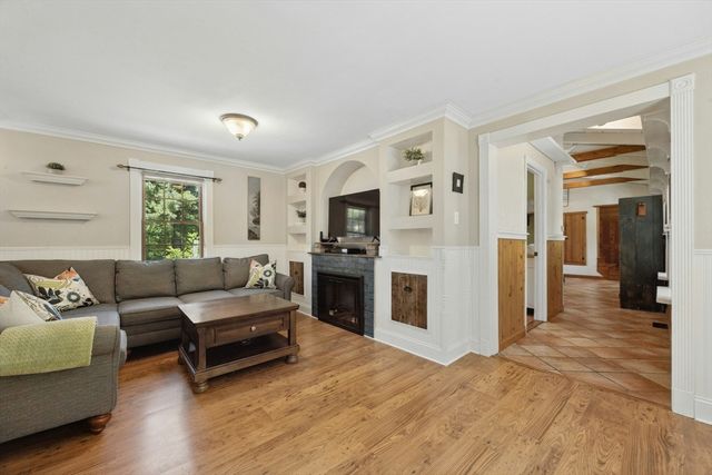 30 Lincoln Street, Hopkinton, MA 01748