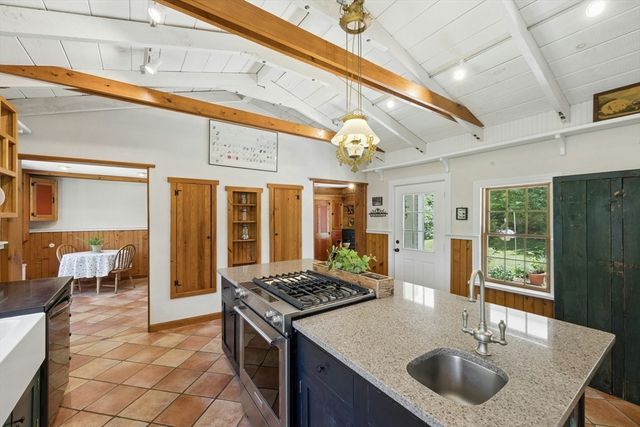 30 Lincoln Street, Hopkinton, MA 01748