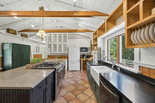 30 Lincoln Street, Hopkinton, MA 01748