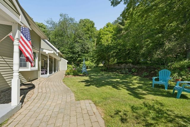 30 Lincoln Street, Hopkinton, MA 01748