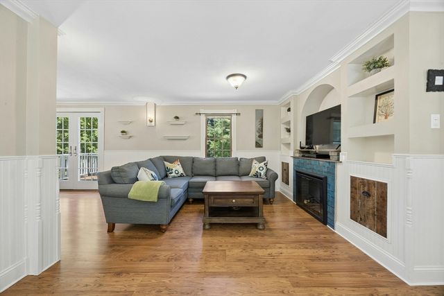 30 Lincoln Street, Hopkinton, MA 01748