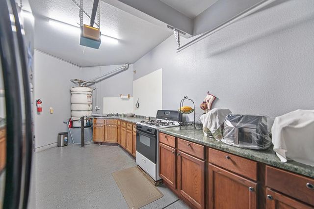 9535 Clarke Farms Rd, Elk Grove, CA 95624