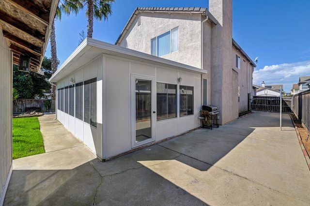 9535 Clarke Farms Rd, Elk Grove, CA 95624