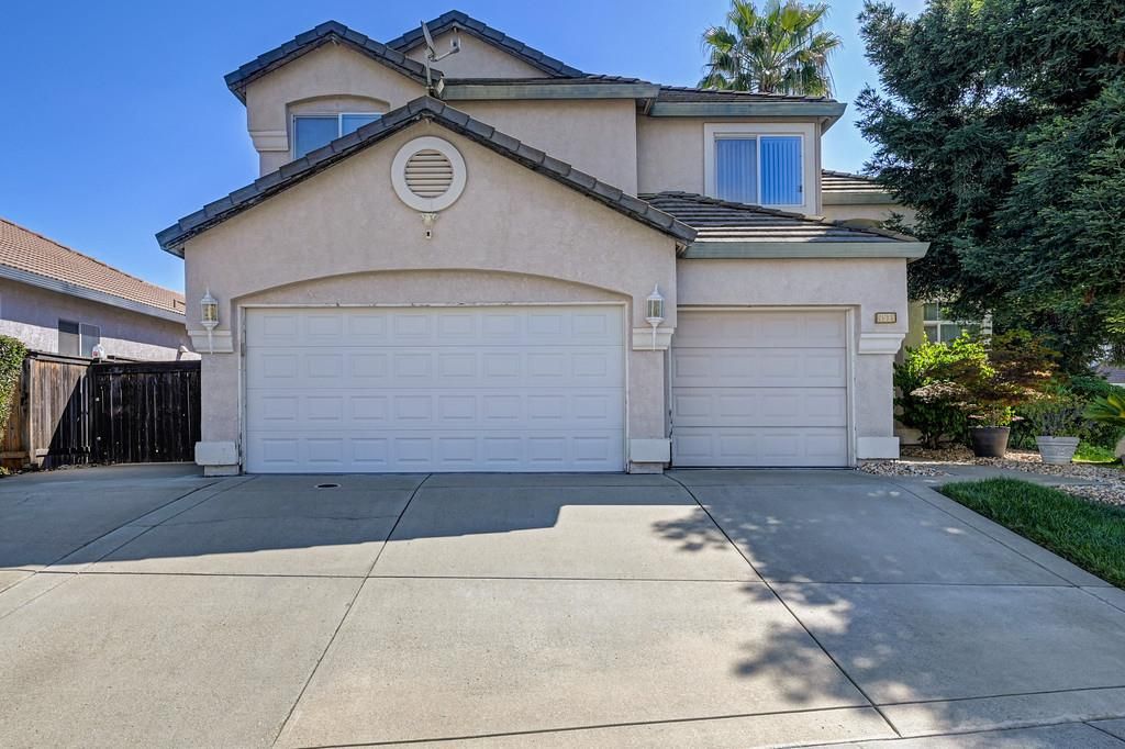 9535 Clarke Farms Rd, Elk Grove, CA 95624