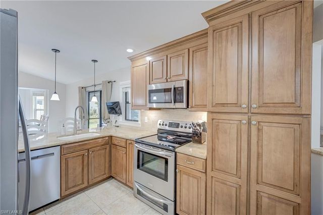 13103 Regent CIR, Fort Myers, FL 33966