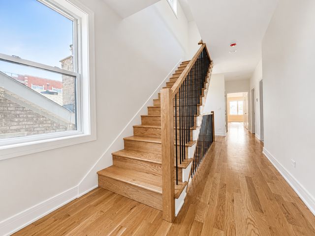4020 N Francisco Avenue, Chicago, IL 60618