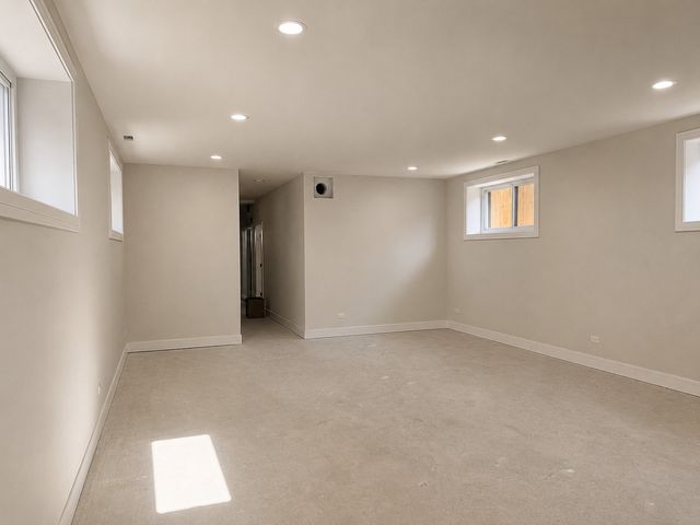 4020 N Francisco Avenue, Chicago, IL 60618
