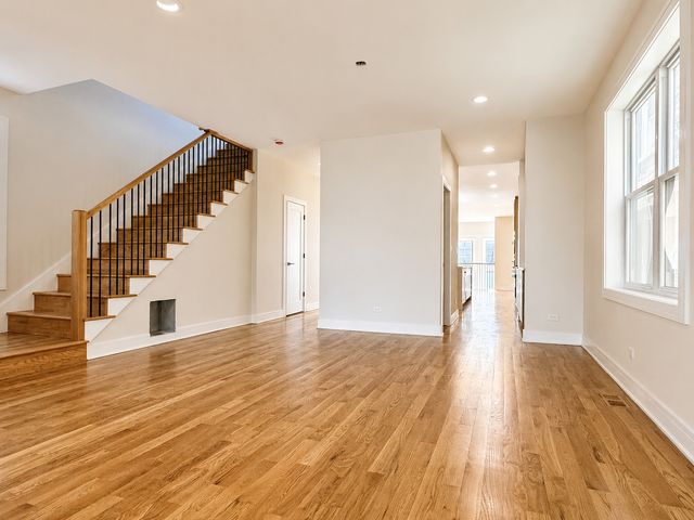 4020 N Francisco Avenue, Chicago, IL 60618