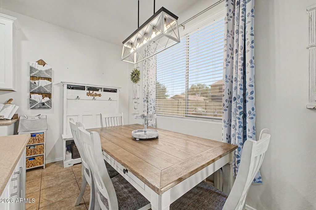 Image 10 of property listing at 42605 W ROSALIA Drive, Maricopa, AZ 85138