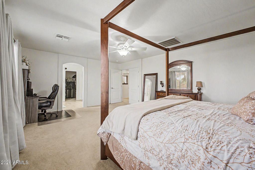 Image 15 of property listing at 42605 W ROSALIA Drive, Maricopa, AZ 85138
