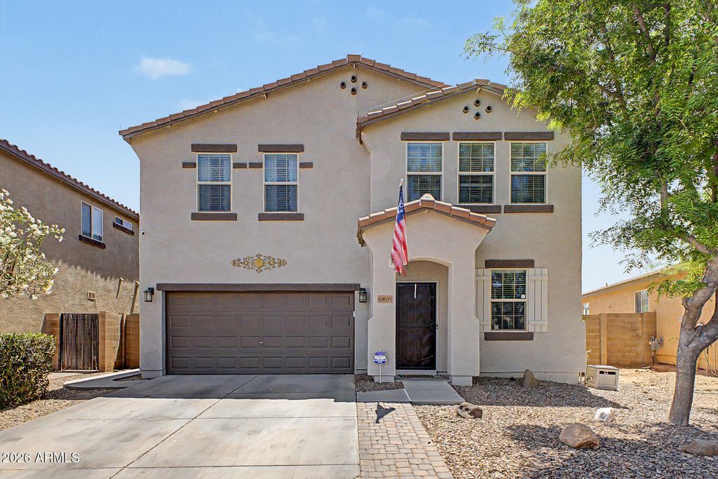 Image 2 of property listing at 42605 W ROSALIA Drive, Maricopa, AZ 85138