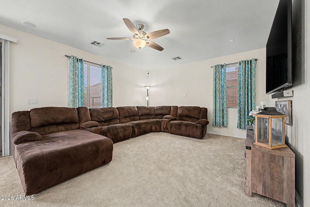Image 7 of property listing at 42605 W ROSALIA Drive, Maricopa, AZ 85138