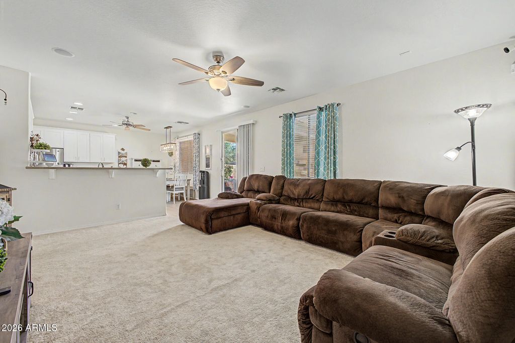 Image 9 of property listing at 42605 W ROSALIA Drive, Maricopa, AZ 85138