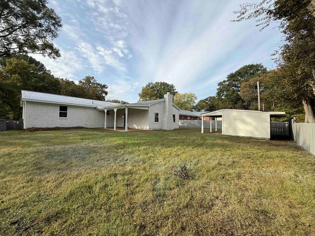 110 ROLLING OAKS DR, Somerville, TN 38068