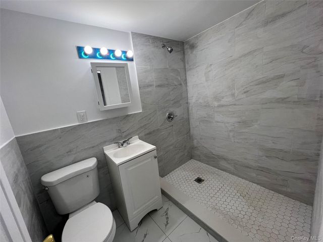 78 Bayville Avenue c, Bayville, NY 11709
