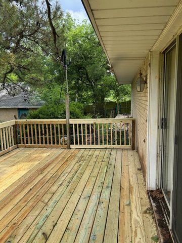 8 Burk Way, Del City, OK 73115