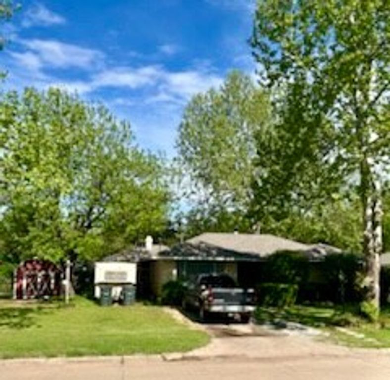 8 Burk Way, Del City, OK 73115