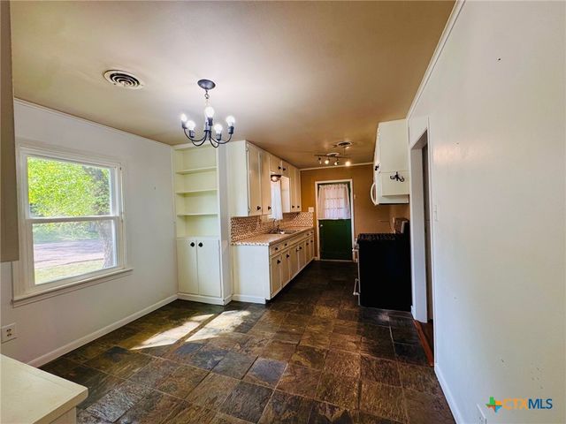 302 N 28th Street, Gatesville, TX 76528