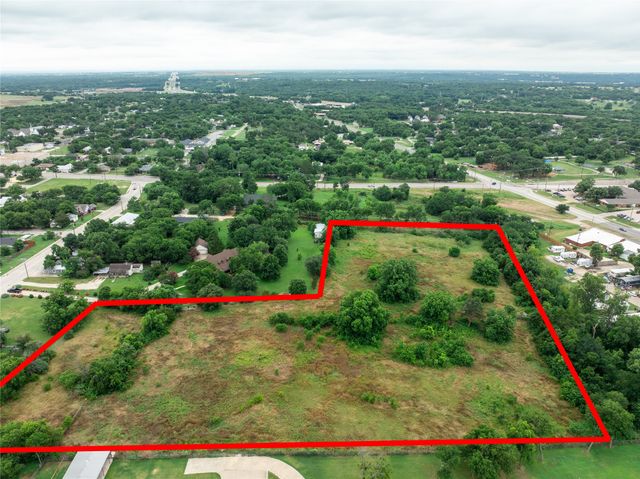 215 N Cummings Drive, Alvarado, TX 76009
