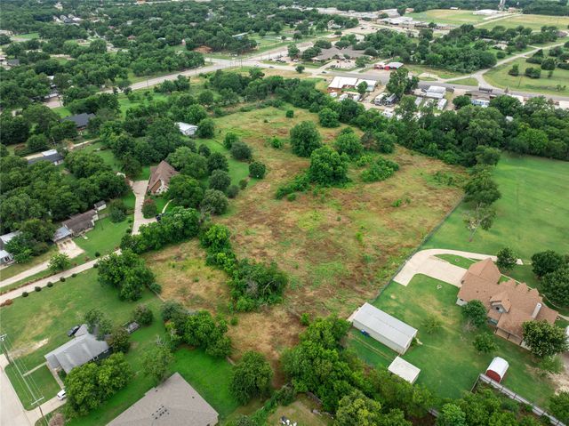 215 N Cummings Drive, Alvarado, TX 76009