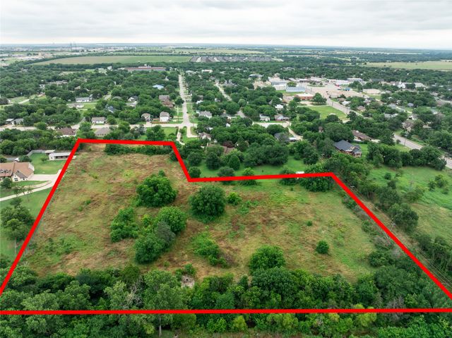 215 N Cummings Drive, Alvarado, TX 76009