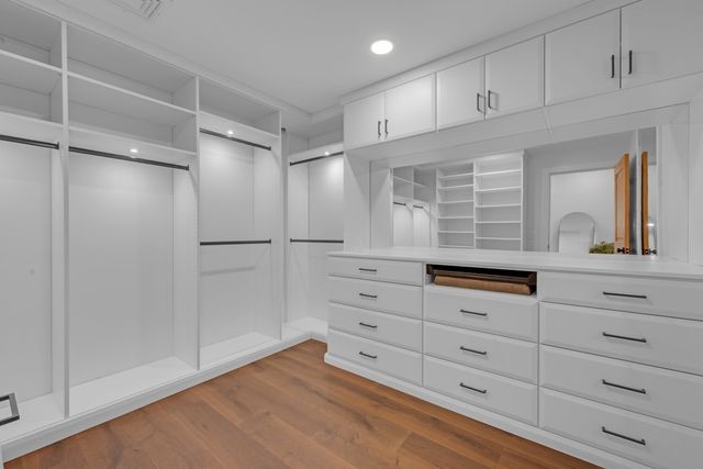 335 Salisbury St, Worcester, MA 01609