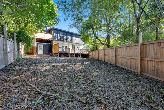 335 Salisbury St, Worcester, MA 01609