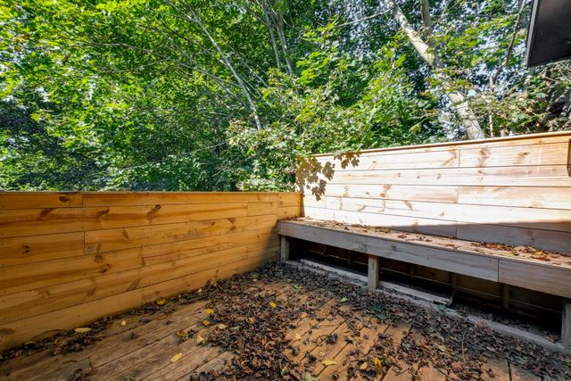 335 Salisbury St, Worcester, MA 01609