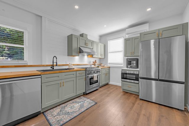 335 Salisbury St, Worcester, MA 01609