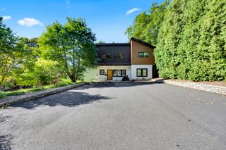 335 Salisbury St, Worcester, MA 01609