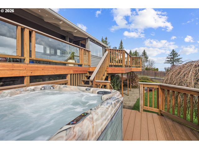 9870 Se FRENCH ACRES Dr, Happy Valley, OR 97086