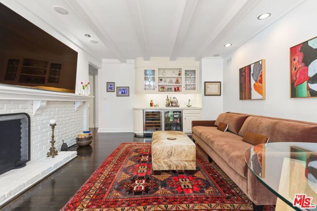 1400 Jonesboro Drive, Los Angeles, CA 90049