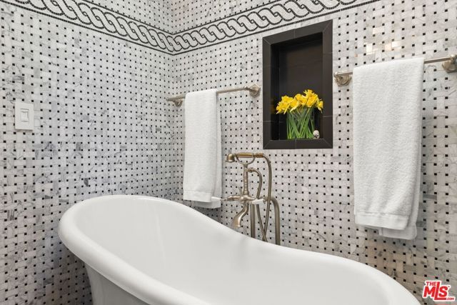 1400 Jonesboro Drive, Los Angeles, CA 90049