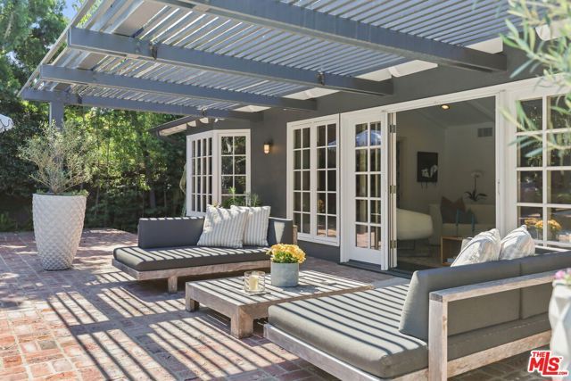 1400 Jonesboro Drive, Los Angeles, CA 90049