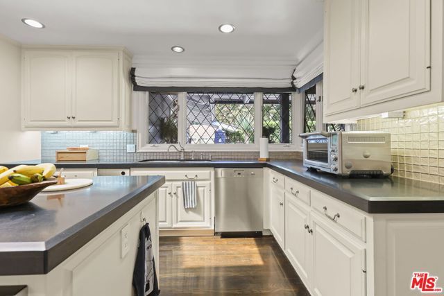 1400 Jonesboro Drive, Los Angeles, CA 90049